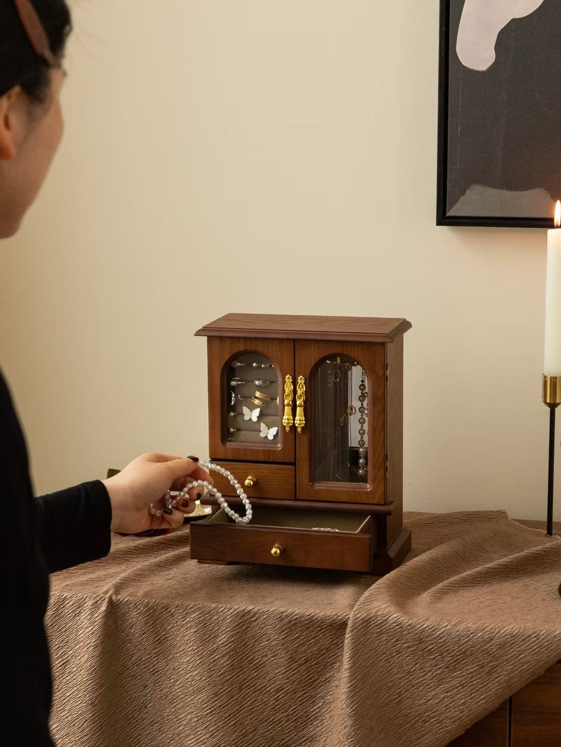 Vintage Wooden Jewelry Boxes: Handcrafted Heirlooms Where Jewelry Meets Memory